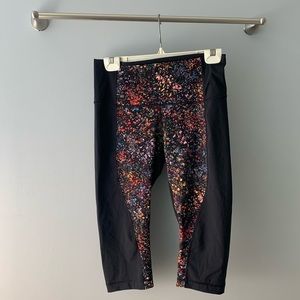 Lululemon workout capris floral colorful size 10
